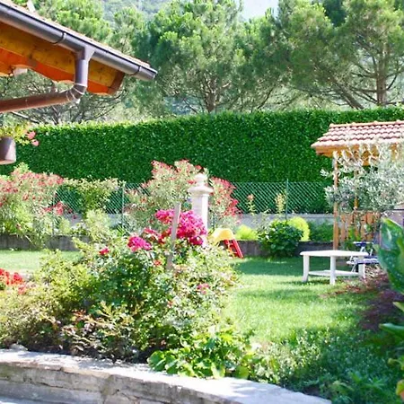 Giusi Garten- & Balkon-ferienwohnung * Colico